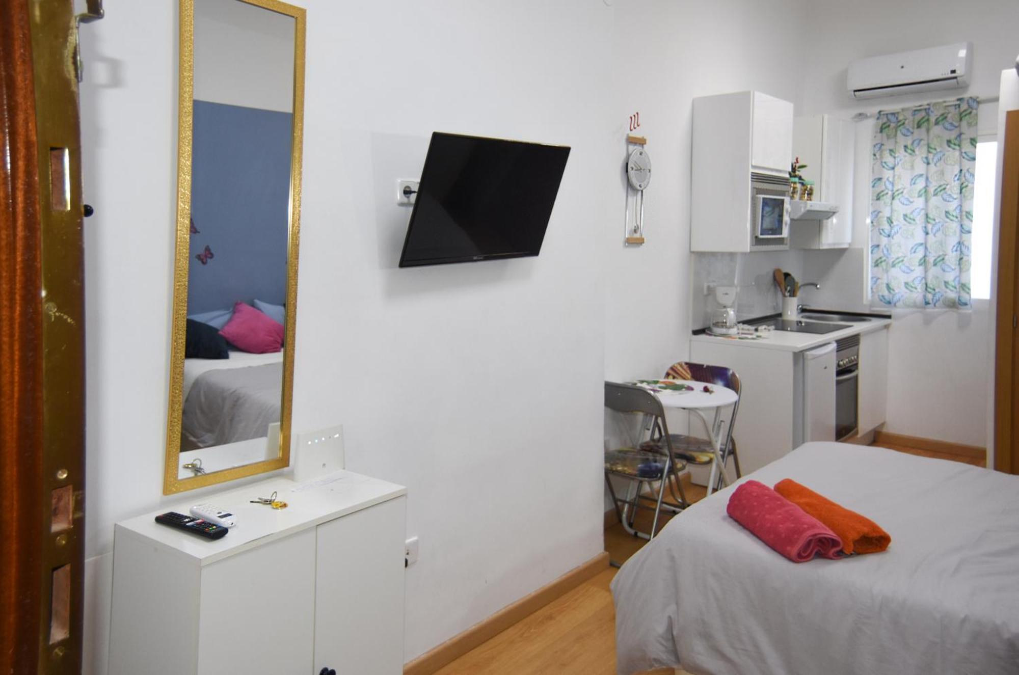 Loft Puerta De Sol Lägenhet Madrid Exteriör bild